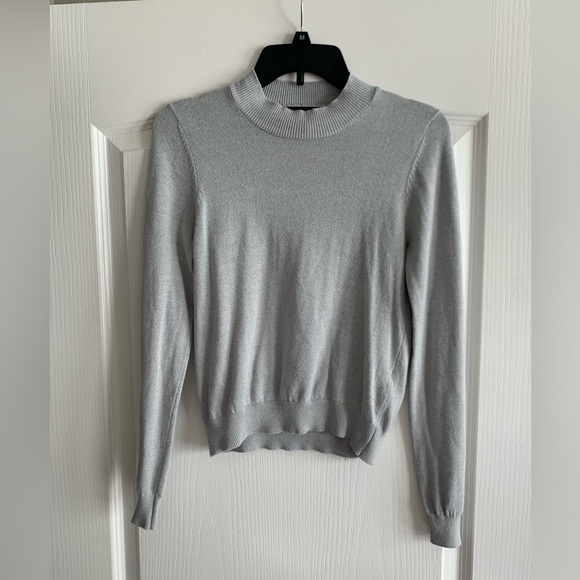 F21 very light grey/blue sweater size Medium - Picture 1 of 3